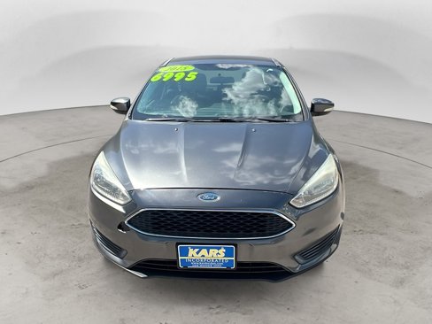 Used 2015 Ford Focus SE image 2