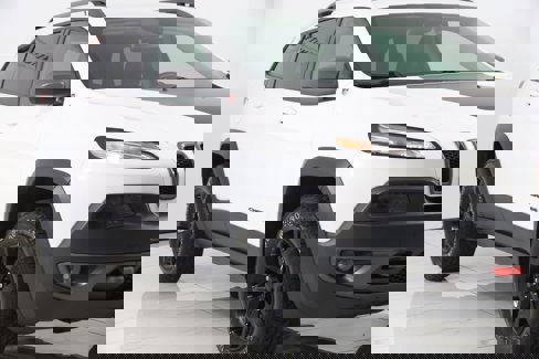 Used 2016 Jeep Cherokee Trailhawk w/ Leather Interior Group image 37