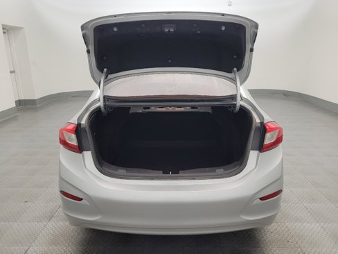 Used 2018 Chevrolet Cruze LS image 29