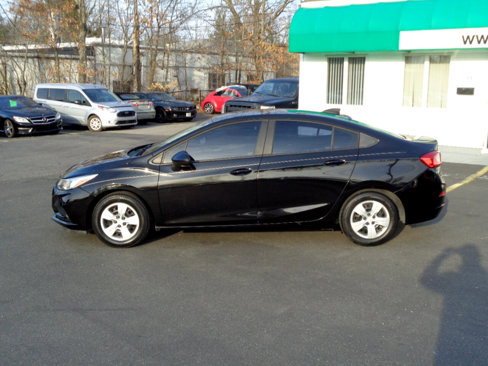 Used 2018 Chevrolet Cruze LS image 10