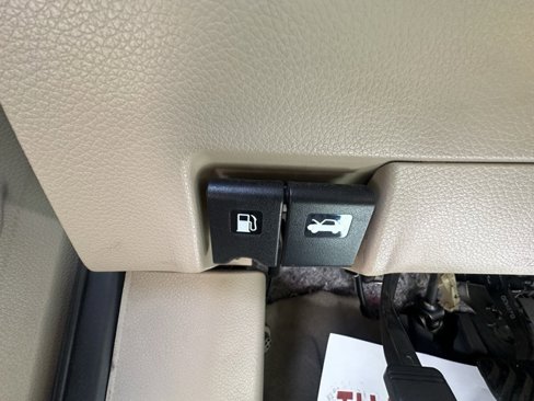 Used 2014 Nissan Rogue SV image 15
