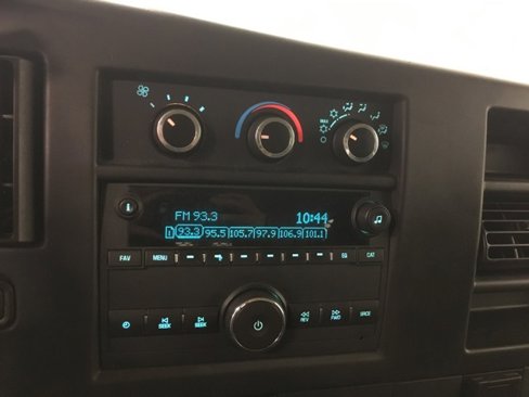 Used 2018 Chevrolet Express 2500 w/ Driver Convenience Package image 18