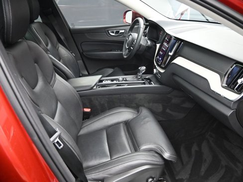 Certified 2021 Volvo XC60 T5 Inscription w/ Protection Package image 36