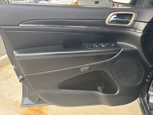 Used 2014 Jeep Grand Cherokee Limited image 14