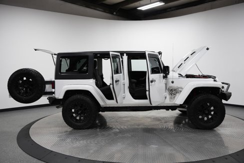 Used 2016 Jeep Wrangler Unlimited Sahara w/ Connectivity Group image 10