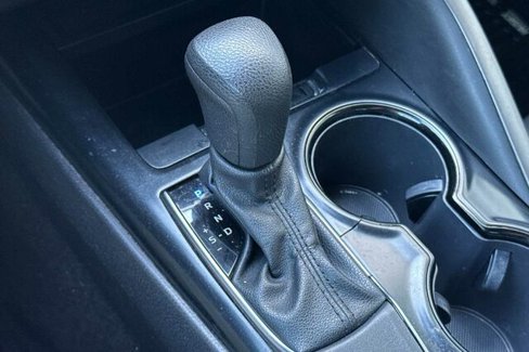 Used 2020 Toyota Camry LE image 20