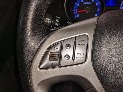 Used 2013 Hyundai Tucson Limited image 42