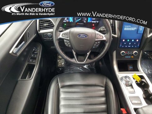 Used 2023 Ford Edge SEL image 12