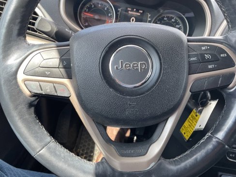 Used 2015 Jeep Cherokee Latitude w/ Cold Weather Group image 14