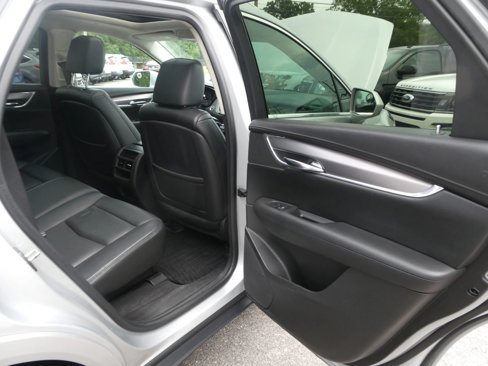 Used 2017 Cadillac XT5 Luxury w/ Driver Awareness Package image 26