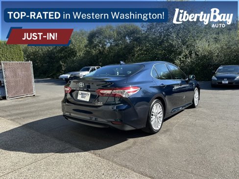 Used 2018 Toyota Camry XLE image 6
