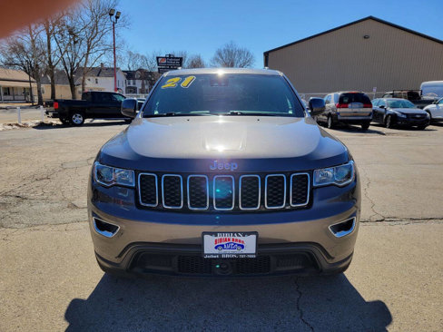 Used 2021 Jeep Grand Cherokee Laredo image 2
