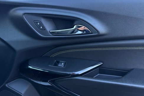 New 2025 Chevrolet Trax ACTIV w/ Sunroof Package image 22