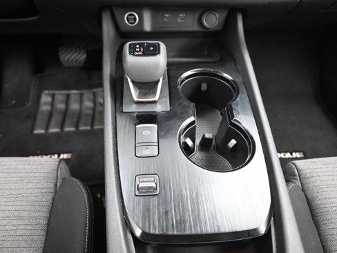 Used 2022 Nissan Rogue SV image 13