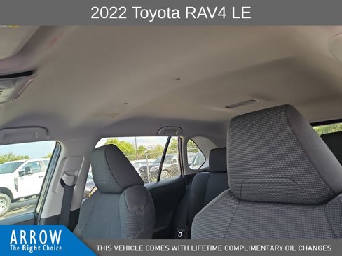 Used 2022 Toyota RAV4 LE image 22