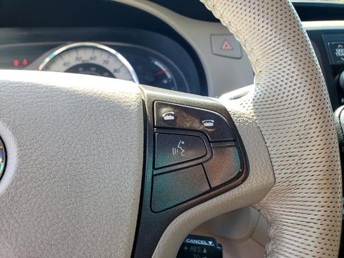 Used 2014 Toyota Sienna SE image 18