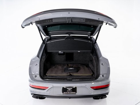 Certified 2024 Bentley Bentayga Extended Wheelbase image 44