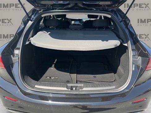 Used 2019 INFINITI QX30 image 25