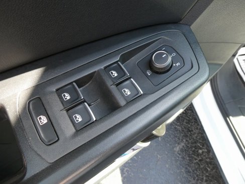 Used 2018 Volkswagen Atlas SE image 24