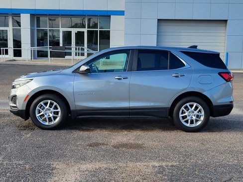 Used 2023 Chevrolet Equinox LT image 2