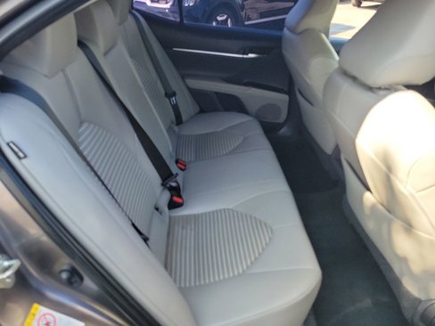 Used 2019 Toyota Camry L image 17