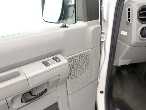 Used 2011 Ford E-350 and Econoline 350 XLT image 21