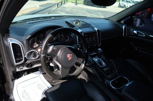 Used 2012 Porsche Cayenne S image 6
