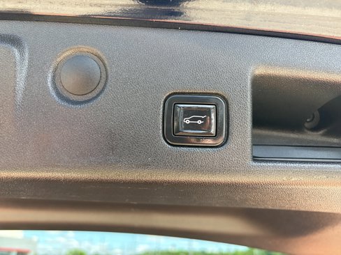 Used 2020 Chevrolet Equinox LT image 23