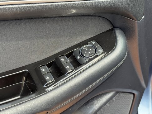 Used 2019 Ford Edge SEL image 10