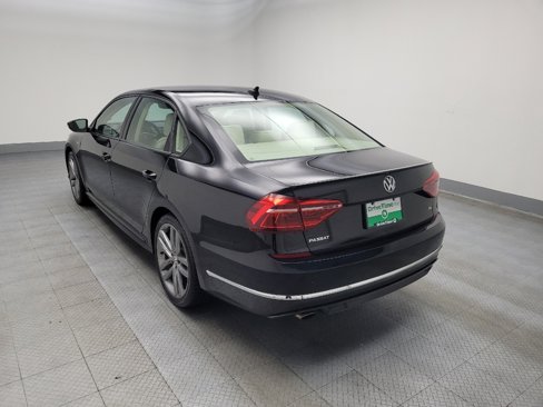 Used 2018 Volkswagen Passat 2.0T R-Line image 5