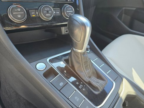 Used 2019 Volkswagen Jetta R-Line image 31