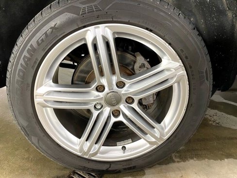 Used 2011 Audi Q7 3.0T Premium Plus image 11