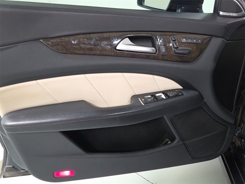 Used 2012 Mercedes-Benz CLS 550 4MATIC image 18