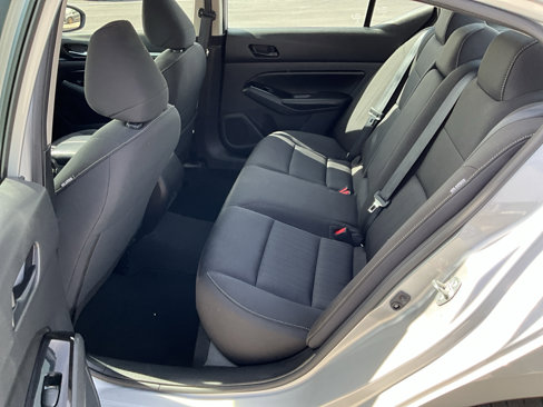 Used 2023 Nissan Altima 2.5 SV image 10