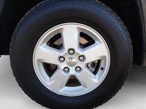 Used 2012 Jeep Grand Cherokee Laredo image 7