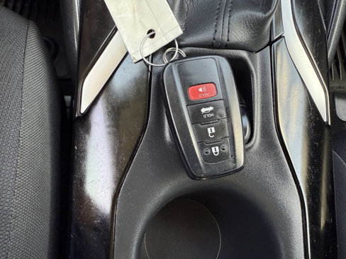 Used 2022 Toyota Corolla LE image 18