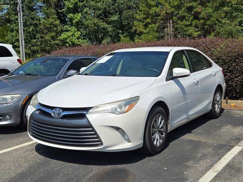 Used 2017 Toyota Camry LE image 3