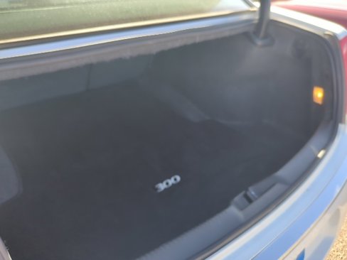 Used 2017 Chrysler 300 C image 19