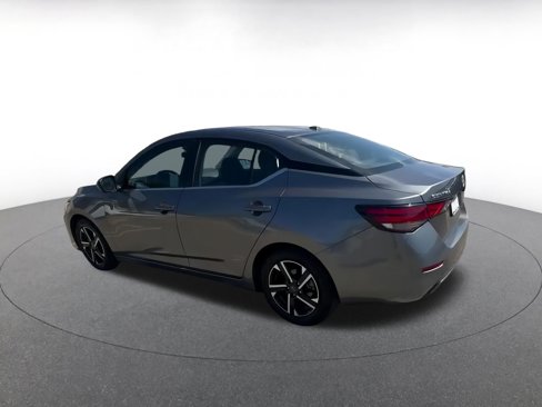 Used 2024 Nissan Sentra SV image 10