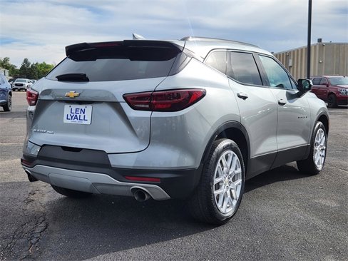Used 2023 Chevrolet Blazer LT image 3