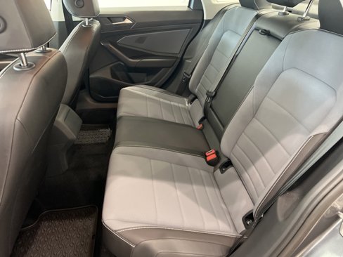 Used 2025 Volkswagen Jetta SE image 14