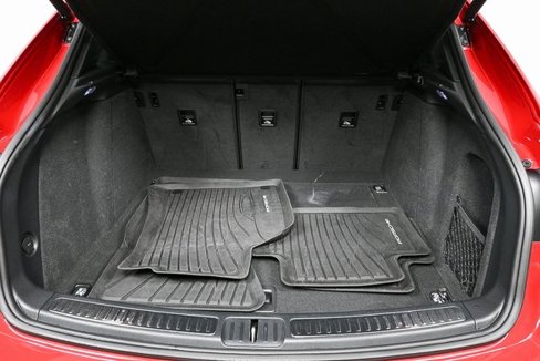 Certified 2024 Porsche Macan image 30