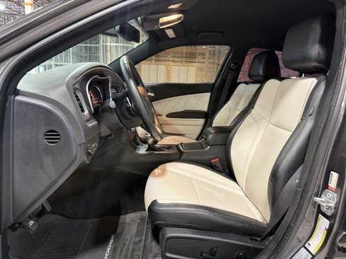 Used 2017 Dodge Charger SXT w/ AWD Plus Group image 10