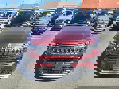 Used 2022 Jeep Compass Limited image 2