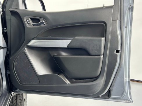 Used 2022 Chevrolet Colorado LT w/ Fleet Safety Package image 9