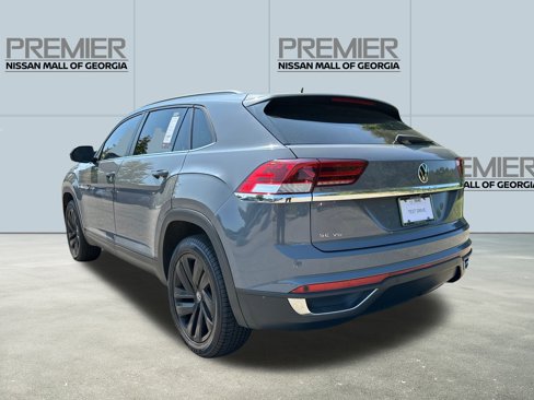 Used 2020 Volkswagen Atlas Cross Sport SE w/ Panoramic Sunroof Package image 7