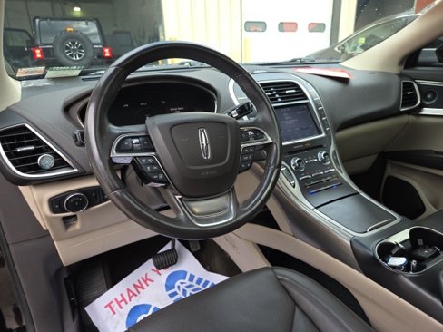 Used 2020 Lincoln Nautilus Reserve image 11