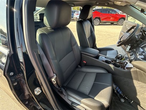 Used 2015 Chevrolet Impala LT w/ Convenience Package image 24