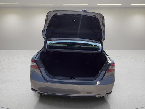 Used 2023 Toyota Camry XSE image 16