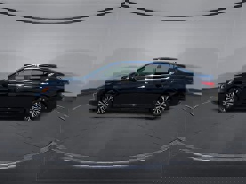 Used 2024 Nissan Altima 2.5 SV image 5